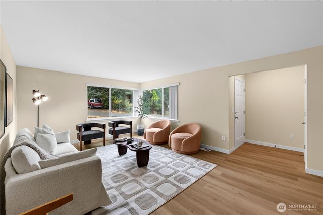 11618 Roseberg Avenue S, Seattle, WA 98168