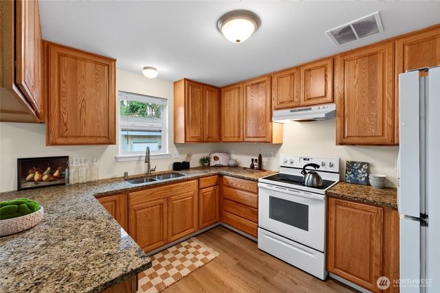11618 Roseberg Avenue S, Seattle, WA 98168