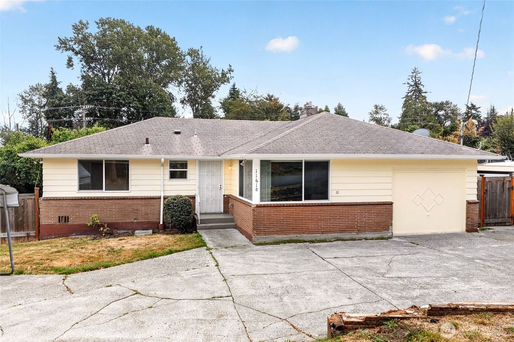 11618 Roseberg Avenue S, Seattle, WA 98168