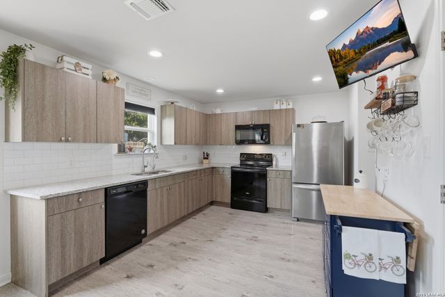 228 Mar Hill, Seguin, TX 78155