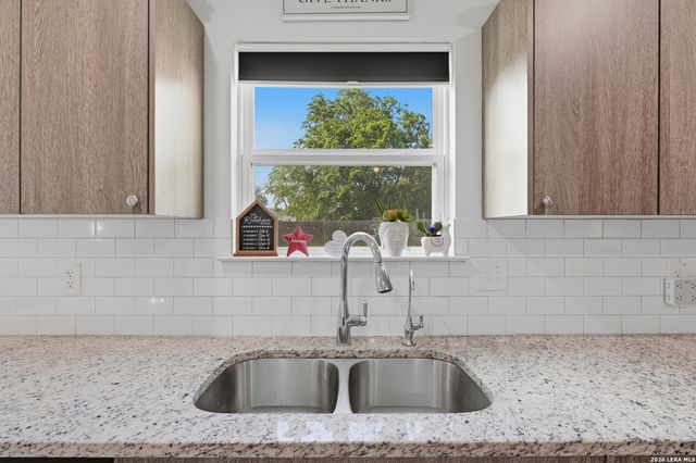 228 Mar Hill, Seguin, TX 78155