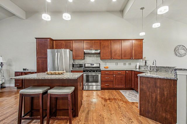 10680 Arbor Lane, St. John, IN 46373