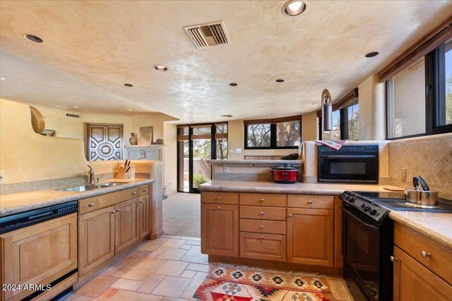 11155 E HONDA BOW Road, Scottsdale, AZ 85262