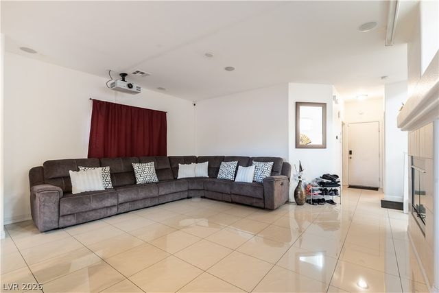 2016 Pink Lily Avenue, North Las Vegas, NV 89081