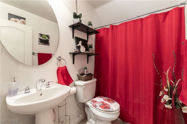 2016 Pink Lily Avenue, North Las Vegas, NV 89081