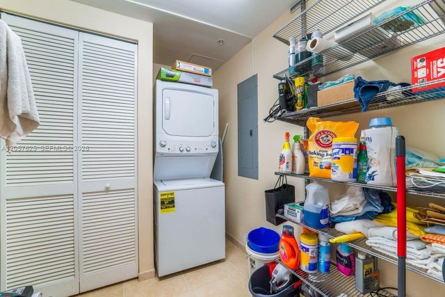 8395 SW 73rd Avenue 412, Miami, FL 33143
