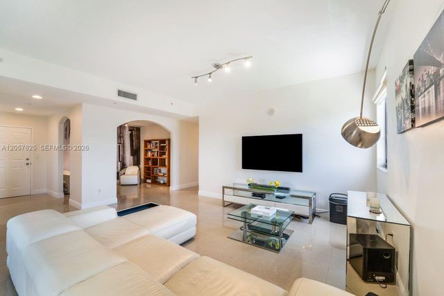 8395 SW 73rd Avenue 412, Miami, FL 33143