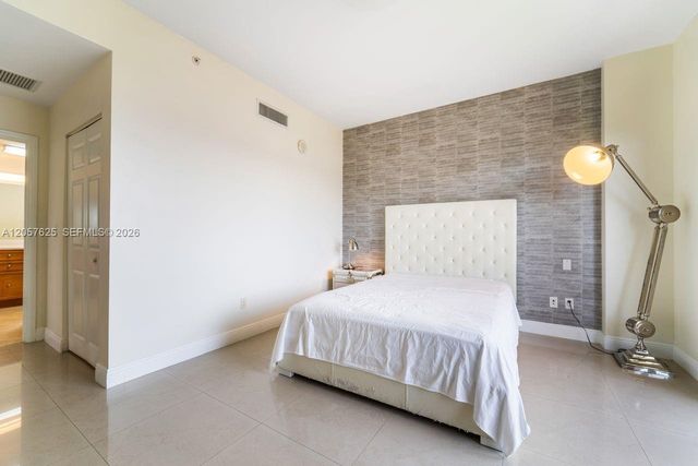 8395 SW 73rd Avenue 412, Miami, FL 33143