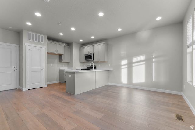 7802 W ALTA LN, Magna, UT 84044