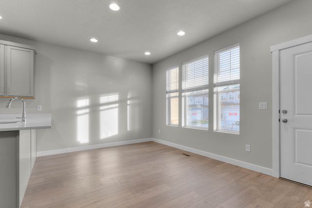 7802 W ALTA LN, Magna, UT 84044