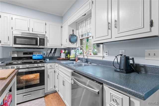 4119 Lakepoint Dr, Tuscaloosa, AL 35405