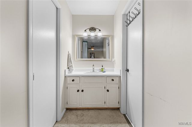 4119 Lakepoint Dr, Tuscaloosa, AL 35405