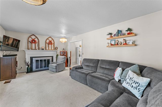 4119 Lakepoint Dr, Tuscaloosa, AL 35405