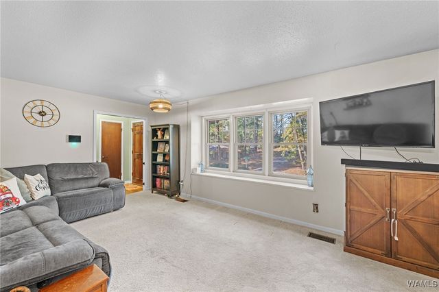 4119 Lakepoint Dr, Tuscaloosa, AL 35405