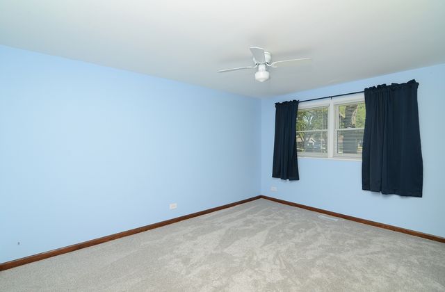 930 Sharon Lane, Schaumburg, IL 60193