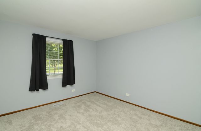 930 Sharon Lane, Schaumburg, IL 60193