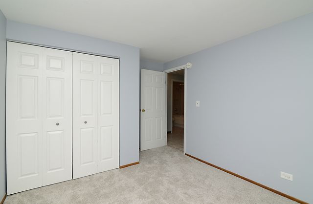 930 Sharon Lane, Schaumburg, IL 60193