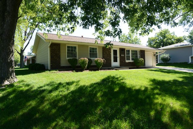 930 Sharon Lane, Schaumburg, IL 60193