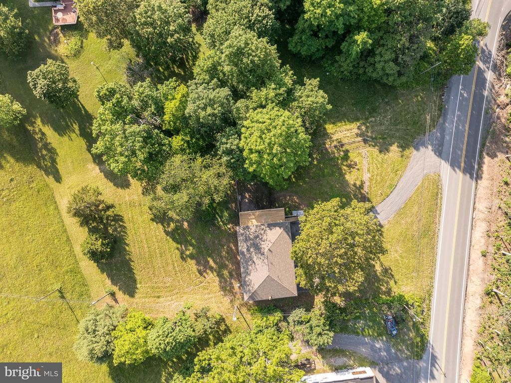 9708 MARTINSBURG RD, Hedgesville, WV 25427