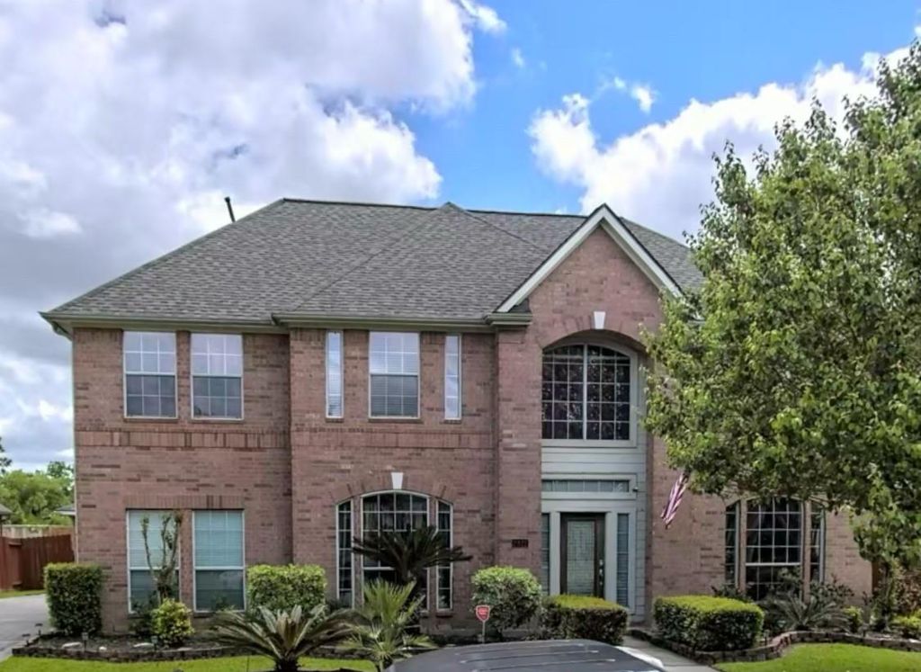 2422 Kilgarney Keep Street, Dickinson, TX 77539