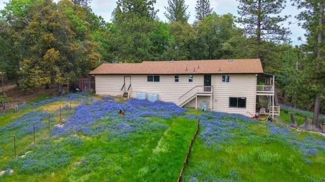 12615 Hilltop Ct, Pine Grove, CA 95665