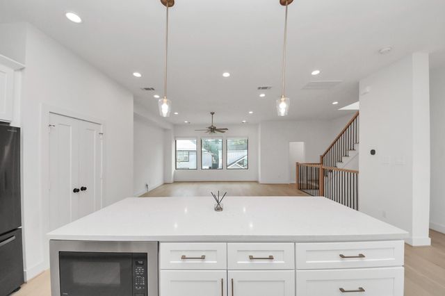 615 Oakley Street, Houston, TX 77006