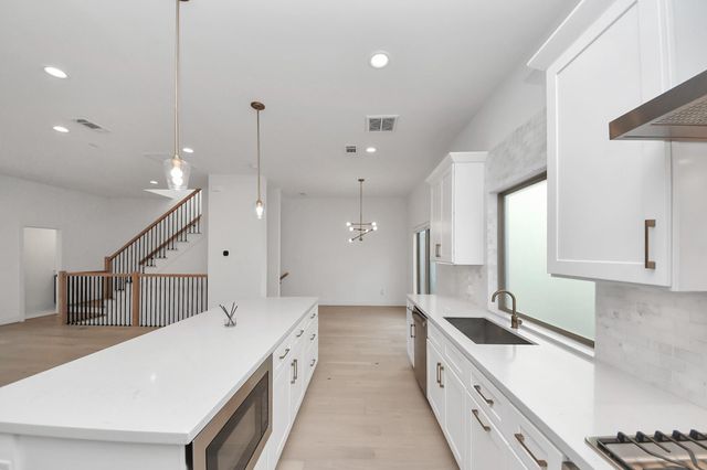 615 Oakley Street, Houston, TX 77006