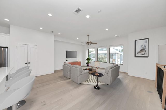 615 Oakley Street, Houston, TX 77006