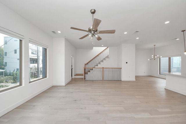 615 Oakley Street, Houston, TX 77006