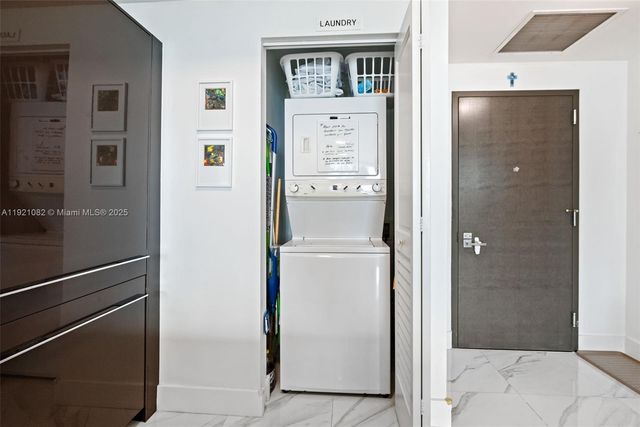 1080 Brickell Ave 2506, Miami, FL 33131