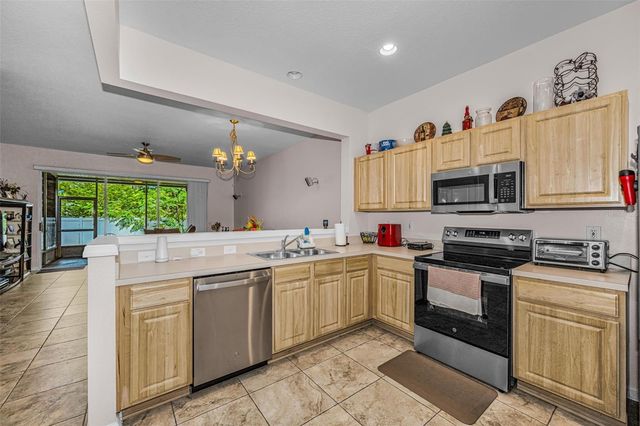 8414 SANDY BEACH STREET, Tampa, FL 33634