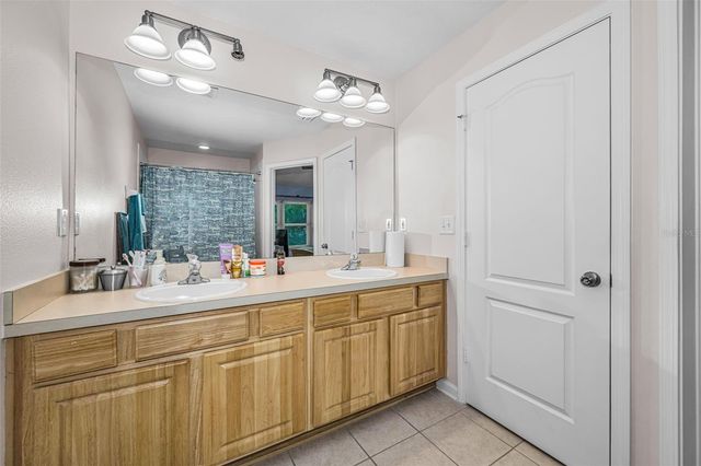 8414 SANDY BEACH STREET, Tampa, FL 33634