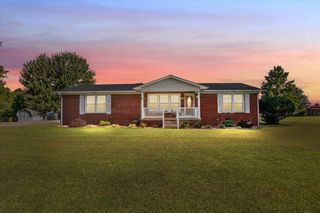 126 Mike St, Mc Ewen, TN 37101