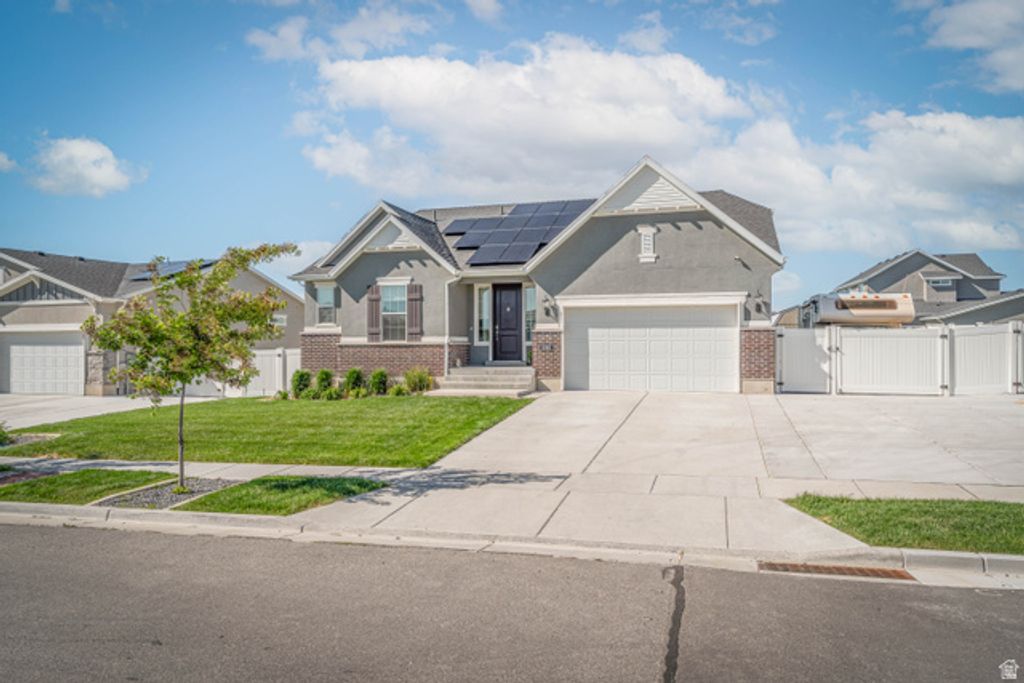 3362 W 2500 N, Clinton, UT 84015