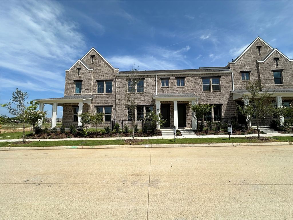 634 Big Bend Drive, Mansfield, TX 76063