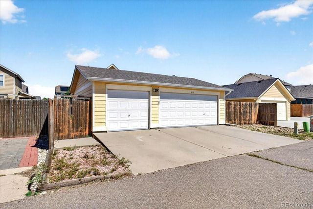 2721 Quarterland Street, Strasburg, CO 80136