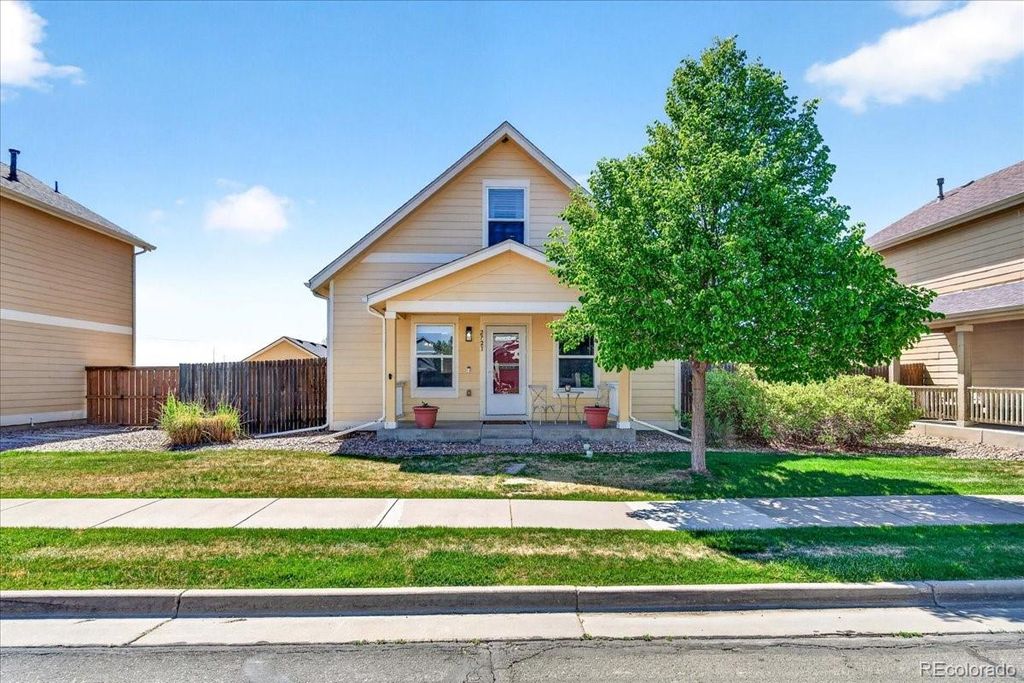 2721 Quarterland Street, Strasburg, CO 80136