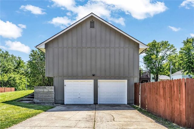 4012 S Marshall Drive, Independence, MO 64055