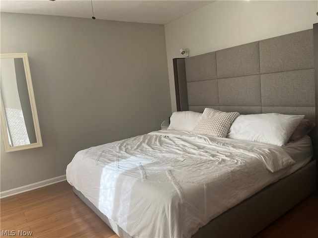 5553 Windrush Court, Parma, OH 44134