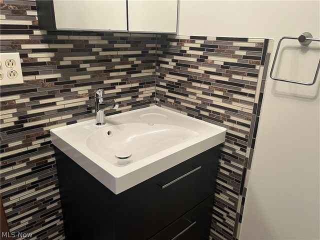 5553 Windrush Court, Parma, OH 44134