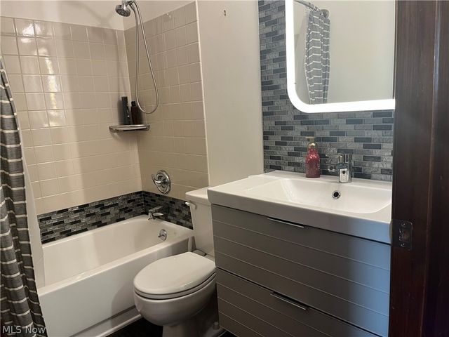 5553 Windrush Court, Parma, OH 44134