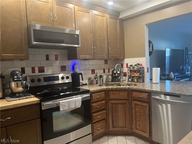 5553 Windrush Court, Parma, OH 44134