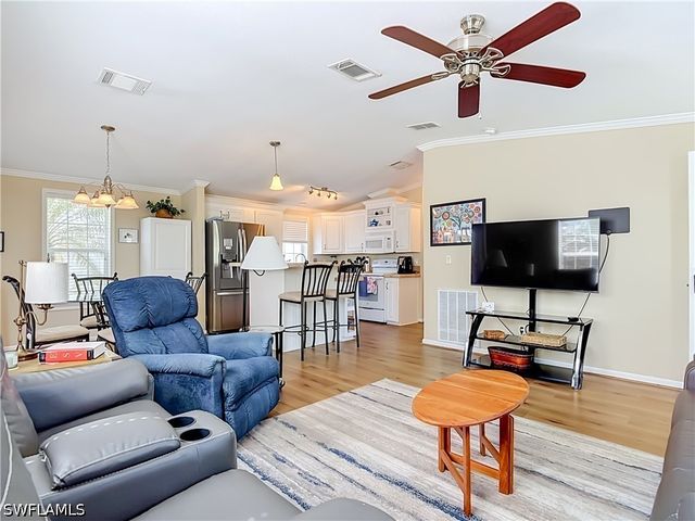 5617 Brightwood Dr., Fort Myers, FL 33905