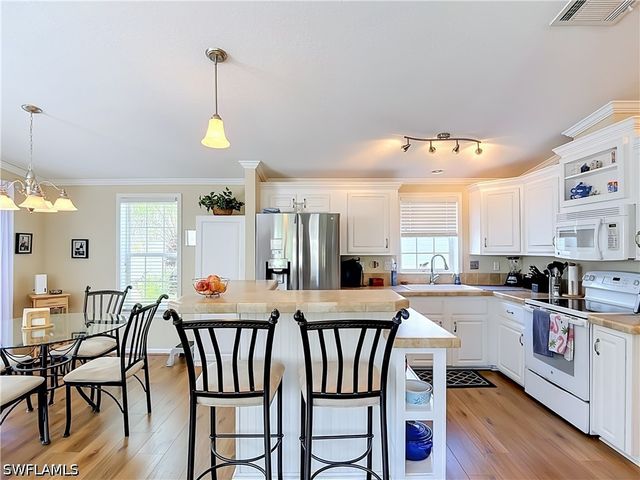 5617 Brightwood Dr., Fort Myers, FL 33905