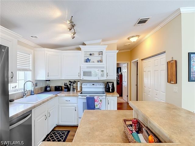 5617 Brightwood Dr., Fort Myers, FL 33905