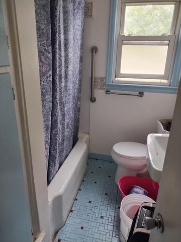 3621 Winona Street, Flint, MI 48504