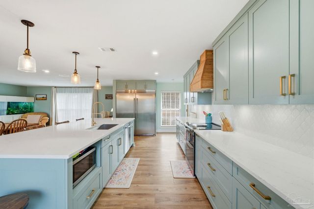 690 Cooley Rd, Cantonment, FL 32533