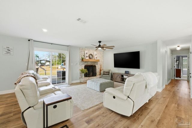 690 Cooley Rd, Cantonment, FL 32533