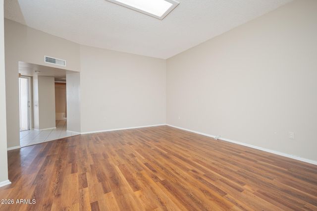 10874 W COGGINS Drive, Sun City, AZ 85351