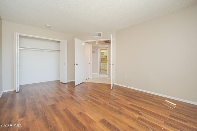 10874 W COGGINS Drive, Sun City, AZ 85351